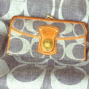 COACH CARLY TONAL C BLUE DENIM & LEATHER wallet
